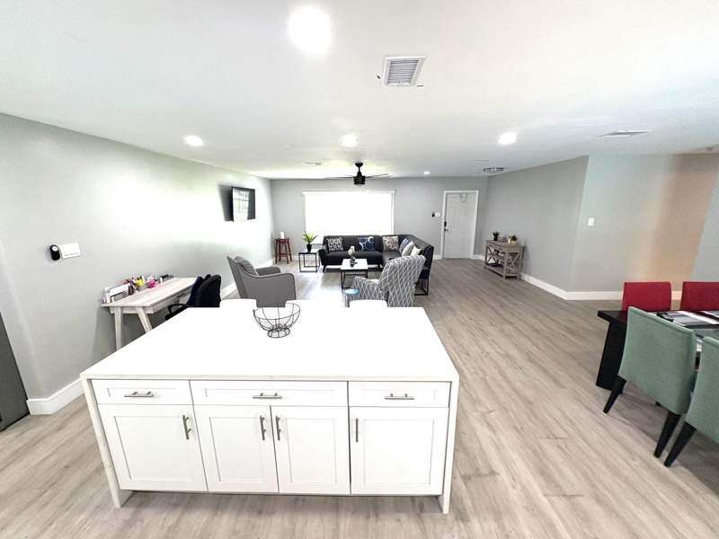 4 bedroom Single Family Residence at 1401 NW 75th Terrace, Mirror Lake Estates Sec 8, Plantation — photo 5