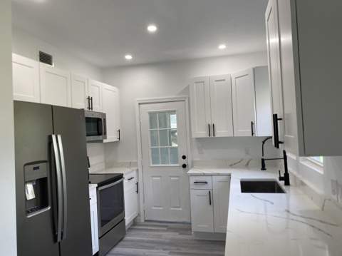 319 N 11th Street, Fort Pierce FL - photo 9 of 14