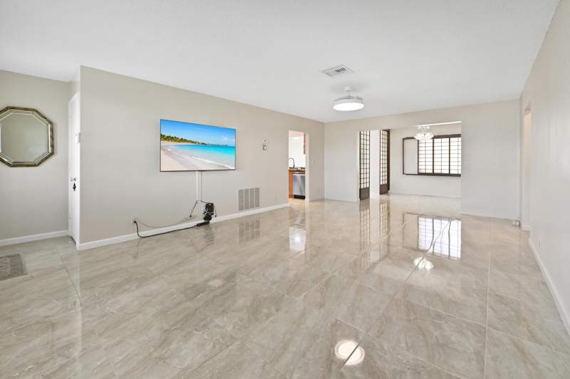 2 bedroom Single Family Residence at 2012 SW 17th Avenue, Boynton Leisureville, Boynton Beach — photo 4
