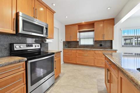 2012 SW 17th Avenue, Boynton Beach FL - photo 6 of 27