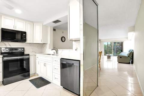4701 Martinique Drive #K3, Coconut Creek FL - photo 7 of 42