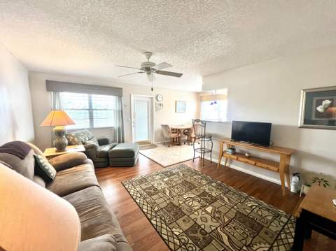 328 Farnham P, Deerfield Beach FL - photo 12 of 40