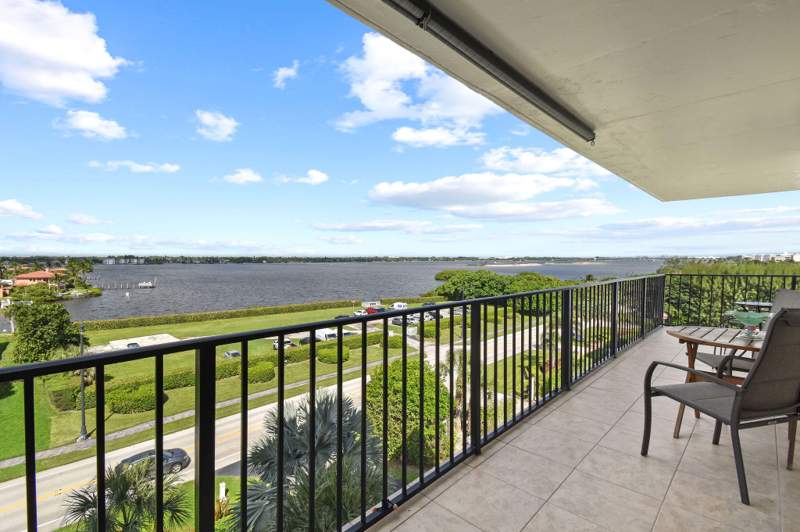 2 bedroom Condominium at 3460 S Ocean Boulevard #510, Claridges II Condo, Palm Beach — photo 2