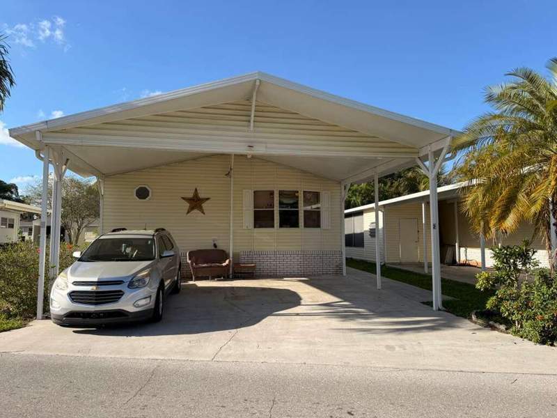 3 bedroom Mobile Home at 2 S 4 Seasons Road, A Garden Walk, Palm Beach Gardens — photo 2