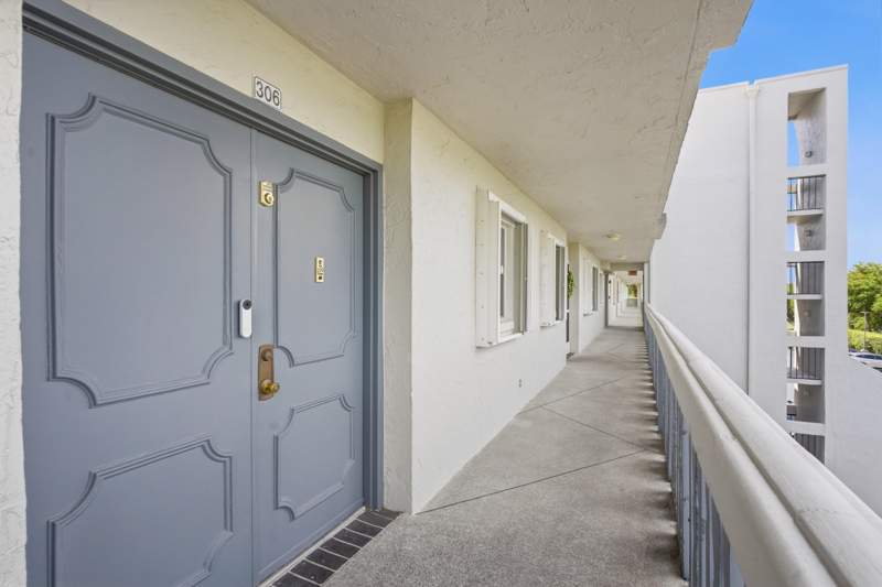 2 bedroom Condominium at 3286 Arcara Way #306, Dorchester At Poinciana Condo, Lake Worth — photo 3