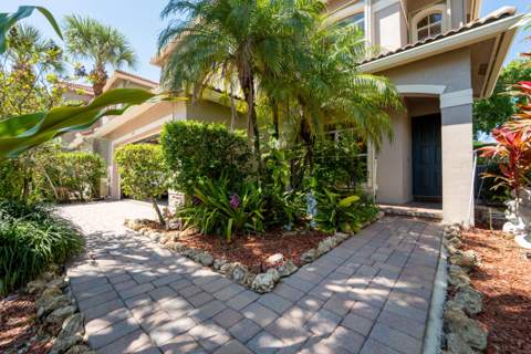 6593 Lurais Drive, Lake Worth FL - photo 6 of 43