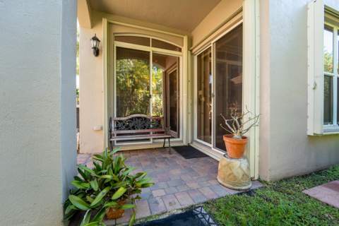 6593 Lurais Drive, Lake Worth FL - photo 17 of 43