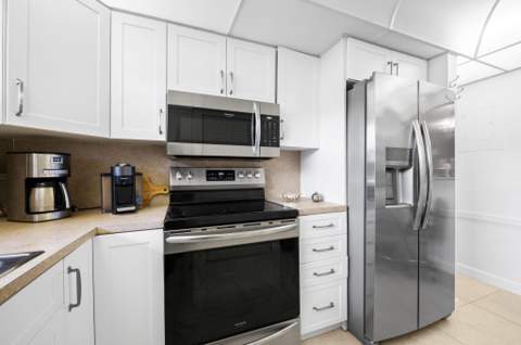 9330 Sunrise Lakes Boulevard #104, Sunrise FL - photo 8 of 28