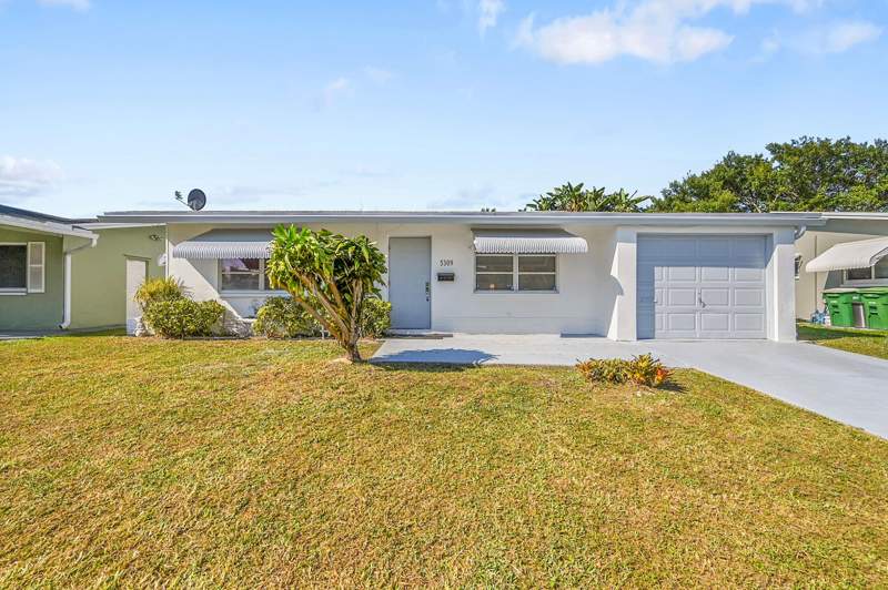 2 bedroom Single Family Residence at 5309 NW 49th Avenue, Mainlands Of Tamarac Lakes, Tamarac — photo 2