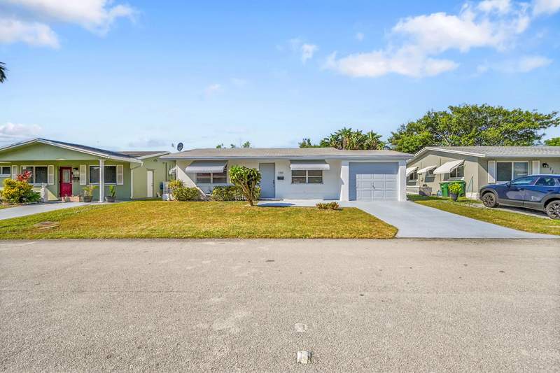 2 bedroom Single Family Residence at 5309 NW 49th Avenue, Mainlands Of Tamarac Lakes, Tamarac — photo 3