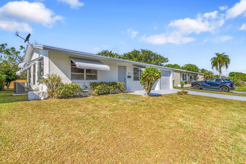 2 bedroom Single Family Residence at 5309 NW 49th Avenue, Mainlands Of Tamarac Lakes, Tamarac — photo 4