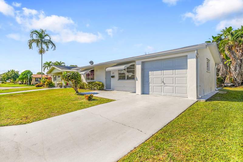 2 bedroom Single Family Residence at 5309 NW 49th Avenue, Mainlands Of Tamarac Lakes, Tamarac — photo 5