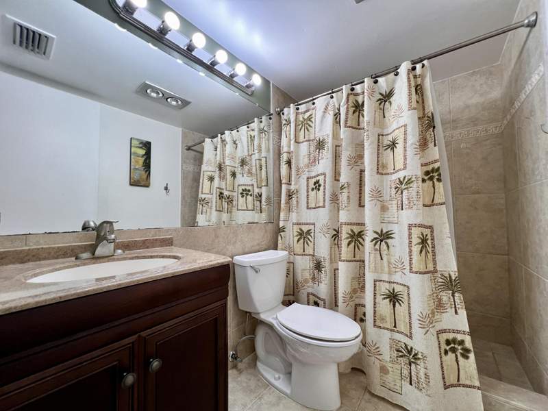 1 bedroom Condominium at 8 Northampton A, Century Village - Northampton Condos, West Palm Beach — photo 4