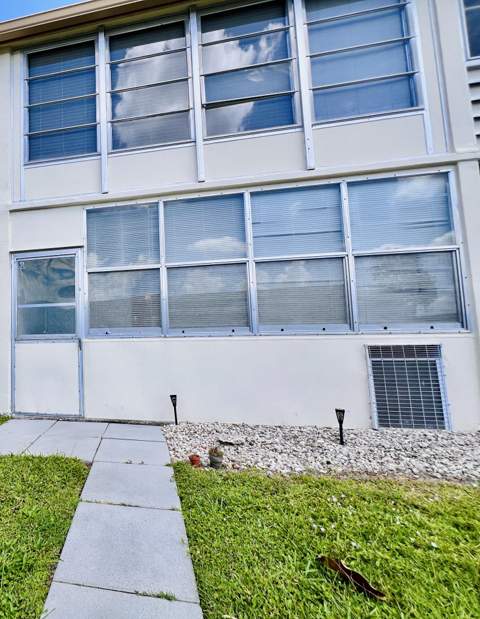 8 Northampton A, West Palm Beach FL - photo 8 of 14