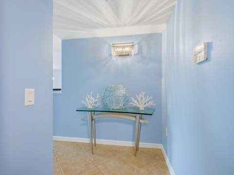 316 Villa Circle, Boynton Beach FL - photo 10 of 41