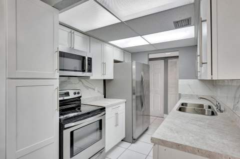 6190 Woodlands Boulevard #311, Tamarac FL - photo 14 of 35