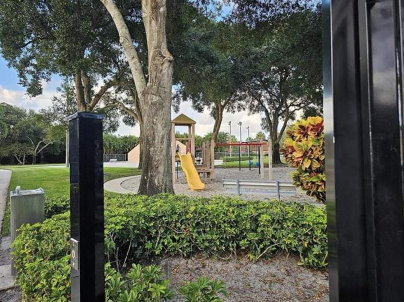 2 bedroom Townhouse at 197 Charter Way, Village Of Sandalwood Lakes North, West Palm Beach — photo 5