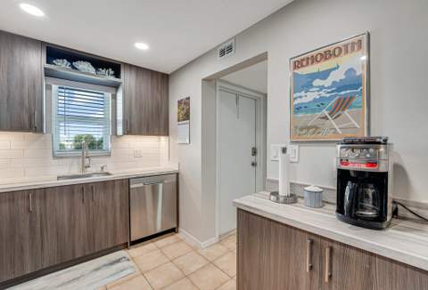 760 E Ocean Avenue #303, Boynton Beach FL - photo 8 of 41