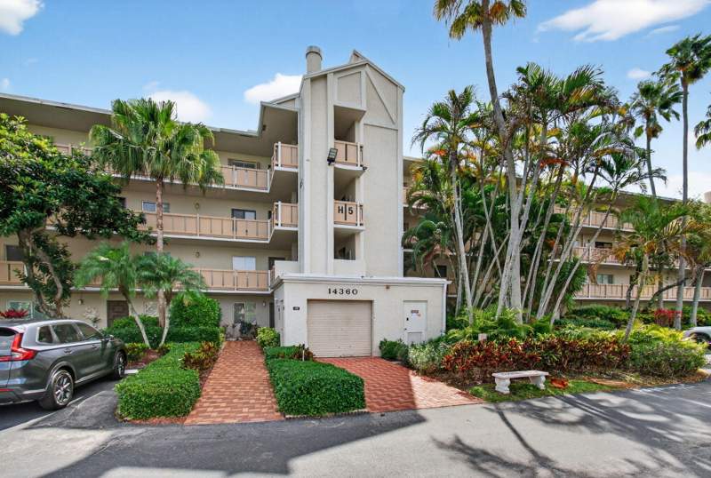 2 bedroom Condominium at 14360 Strathmore Lane #406, Huntington Lakes Sec One Condos, Delray Beach — photo 4