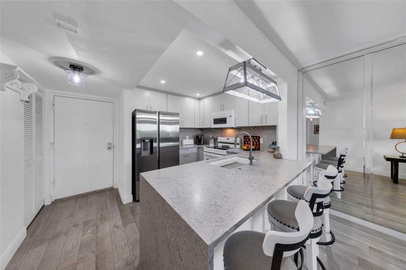 2 bedroom Condominium at 900 River Reach Drive #518, River Reach Condominium I, Fort Lauderdale — photo 4