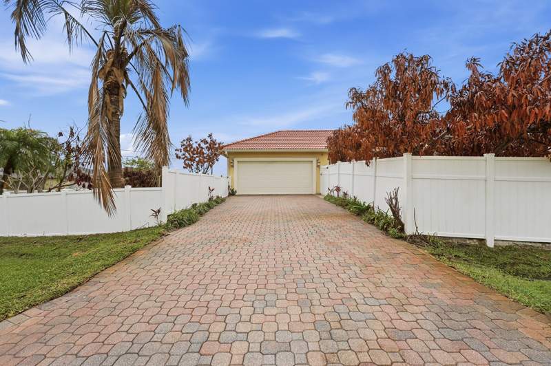 4 bedroom Single Family Residence at 6444 NW Frenze Street, Port St Lucie Section 44, Port St. Lucie — photo 2