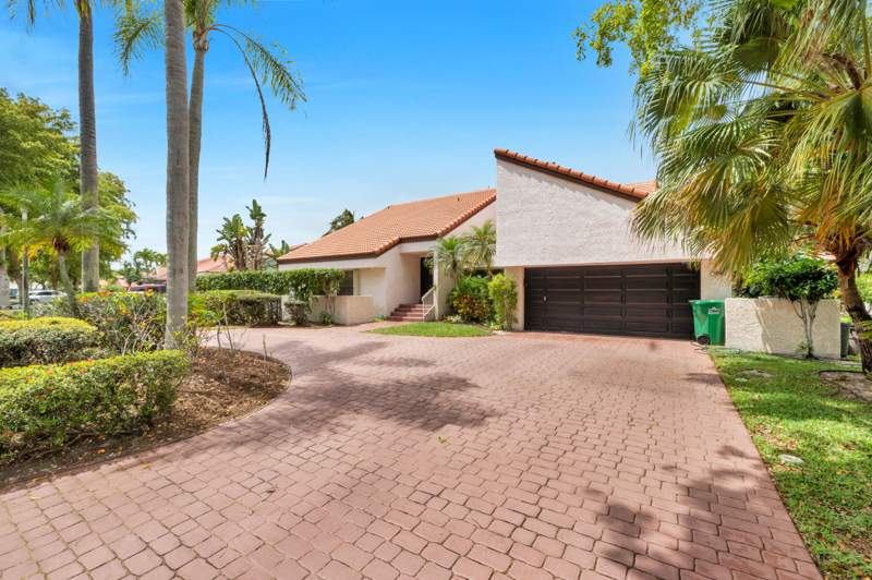 4 bedroom Single Family Residence at 5040 NW 88th Lane, Pine Ridge, Coral Springs — photo 4
