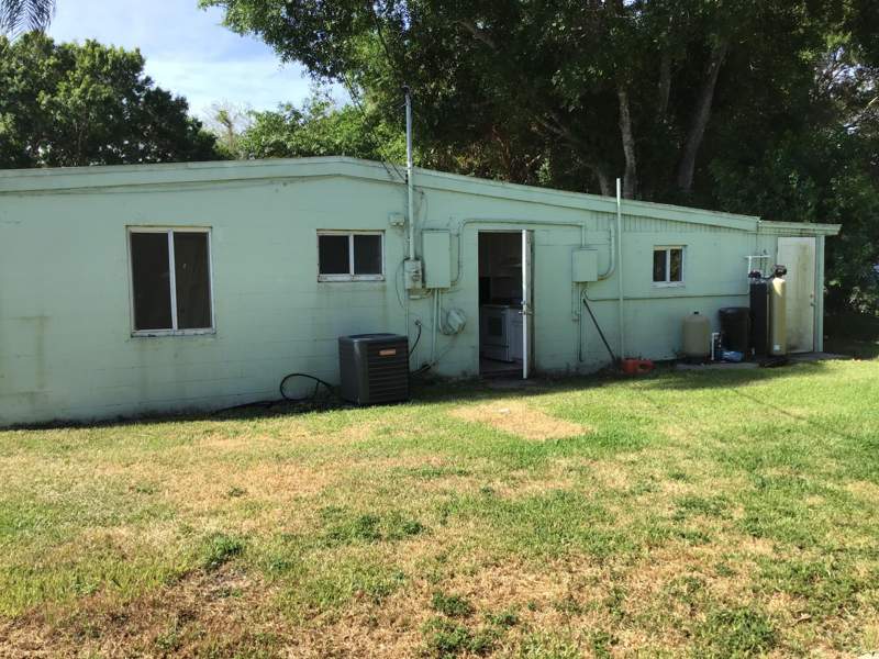3 bedroom Single Family Residence at 364 Johnston Street, Replat Of Palm Gardens, Fort Pierce — photo 4