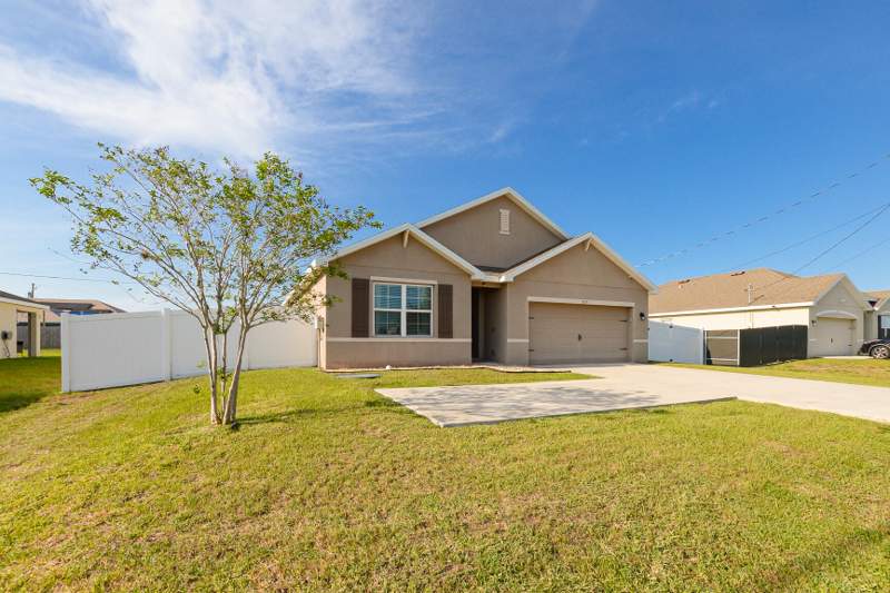 4 bedroom Single Family Residence at 567 SW Paar Drive, Port St Lucie Section 22, Port St. Lucie — photo 4