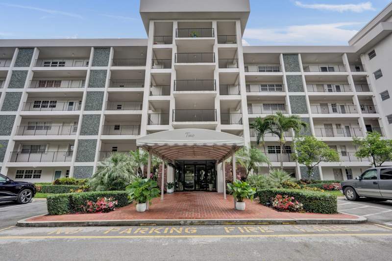 3 bedroom Condominium at 2850 N Palm Aire Drive #401, No 2 Palm-Aire Country Club, Pompano Beach — photo 2