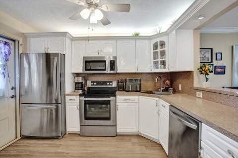 2850 N Palm Aire Drive #401, Pompano Beach FL - photo 7 of 46