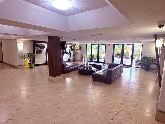 2 bedroom Condominium at 701 NW 19th Street #500, Tennis Club II Courts Condo, Fort Lauderdale — photo 2