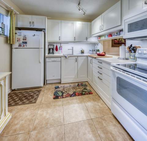 2728 N Garden Dr Drive #413, Lake Worth FL - photo 11 of 34