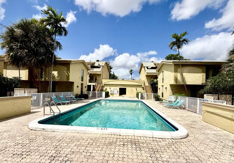 2 bedroom Condominium at 8401 W Sample Road #21, Lafayette Condo, Coral Springs — photo 2