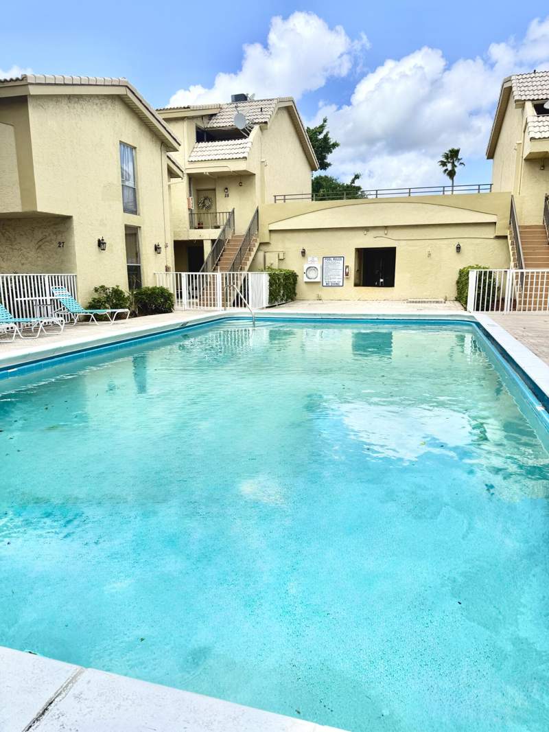2 bedroom Condominium at 8401 W Sample Road #21, Lafayette Condo, Coral Springs — photo 3