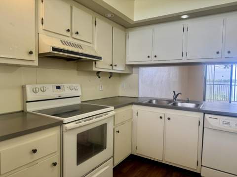 110 Lake Emerald Drive #404, Oakland Park FL - photo 21 of 24