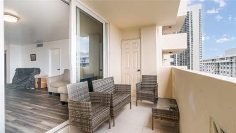 1833 S Ocean Drive #1608, Hallandale Beach FL - photo 12 of 32