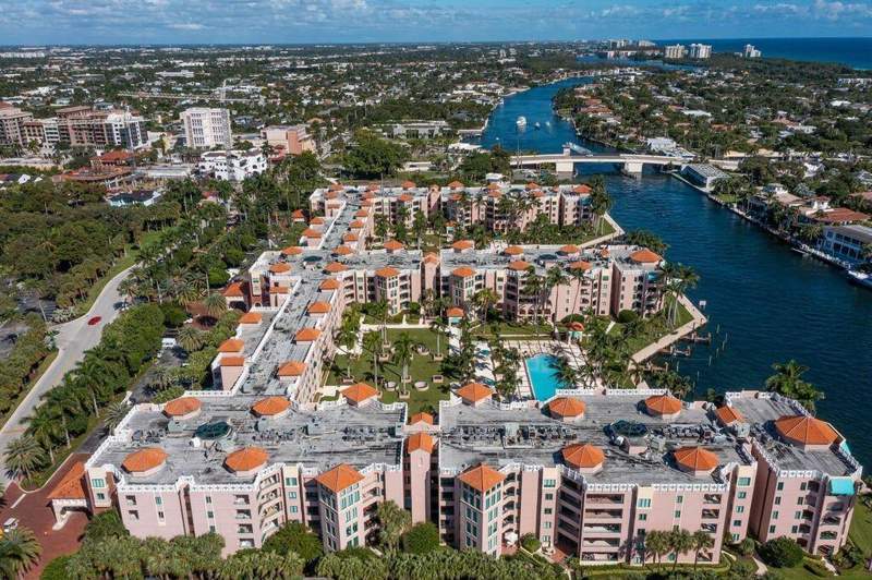 2 bedroom Condominium at 120 SE 5th Avenue #127, Mizner Court Condo, Boca Raton — photo 2