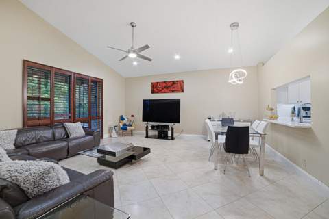 7625 Forest Green Lane, Boynton Beach FL - photo 15 of 38