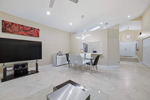 7625 Forest Green Lane, Boynton Beach FL - photo 16 of 38