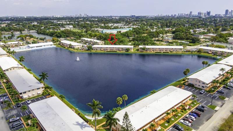 1 bedroom Stock Cooperative at 900 SW 10th Terrace #S-19, Rolen Lake Gardens Co-Op, Hallandale Beach — photo 3