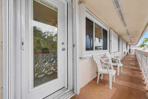900 SW 10th Terrace #S-19, Hallandale Beach FL - photo 6 of 51