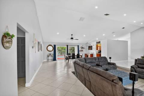 9501 Majestic Way, Boynton Beach FL - photo 6 of 72