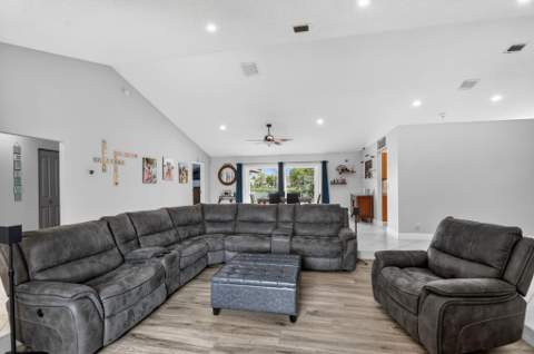 9501 Majestic Way, Boynton Beach FL - photo 8 of 72