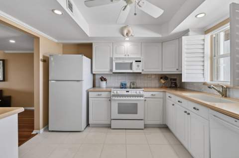 801 Lake Shore Drive #414, Lake Park FL - photo 17 of 62