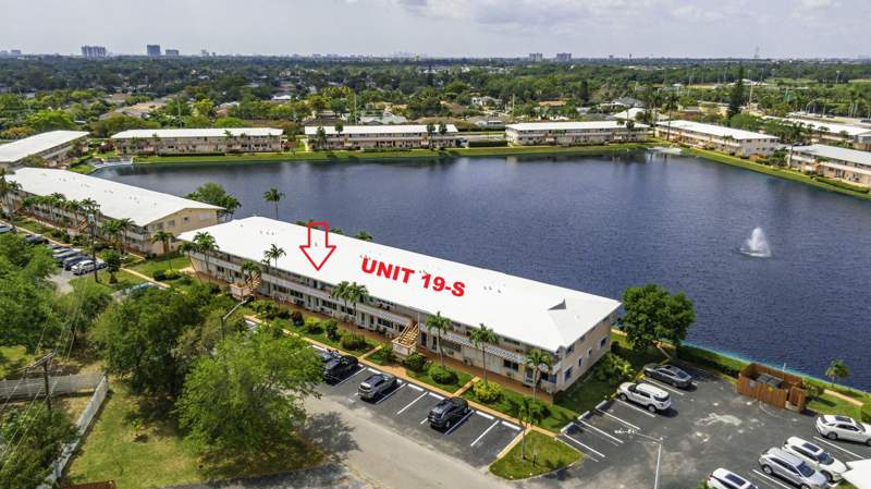 1 bedroom Stock Cooperative at 900 SW 10th Terrace #S-19, Rolen Lake Gardens Co-Op, Hallandale Beach — photo 4