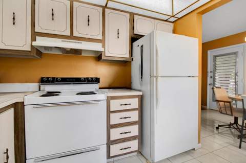 525 Capri K, Delray Beach FL - photo 9 of 27