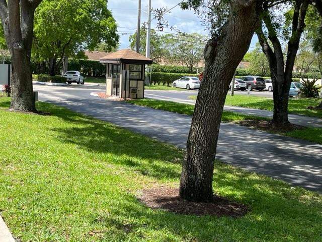 2 bedroom Condominium at 1921 SW 15th Street #Unit 29, Meadowridge East Condo, Deerfield Beach — photo 2