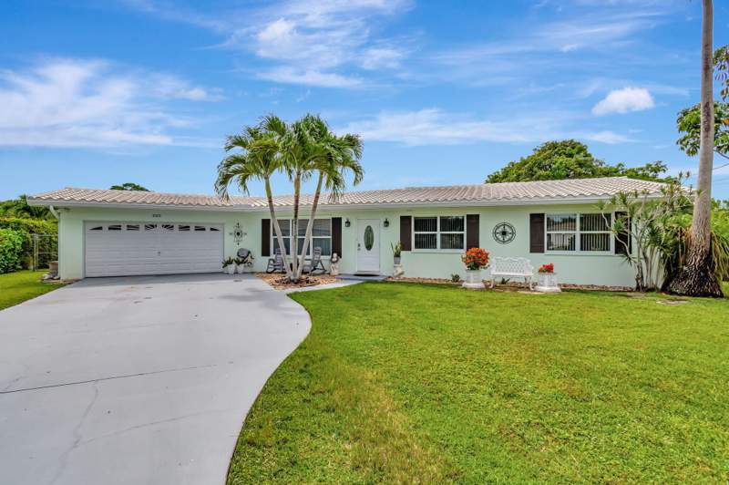 3 bedroom Single Family Residence at 302 Venice Drive, VENETIAN ISLE, Boynton Beach — photo 3
