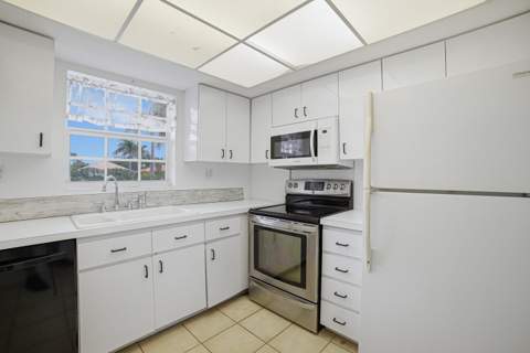 169 Atlantis Boulevard #205, Atlantis FL - photo 11 of 44