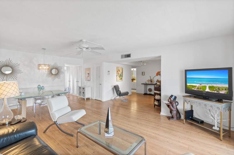 2 bedroom Condominium at 25 SE 13th Street #B3, Palm Royal Apts Inc Condo, Boca Raton — photo 4